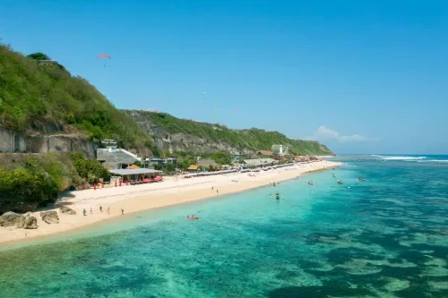 Menginap-di-Hotel-Terdekat-dengan-Pantai-Pandawa.webp Menginap-di-Hotel-Terdekat-dengan-Pantai-Pandawa.webp